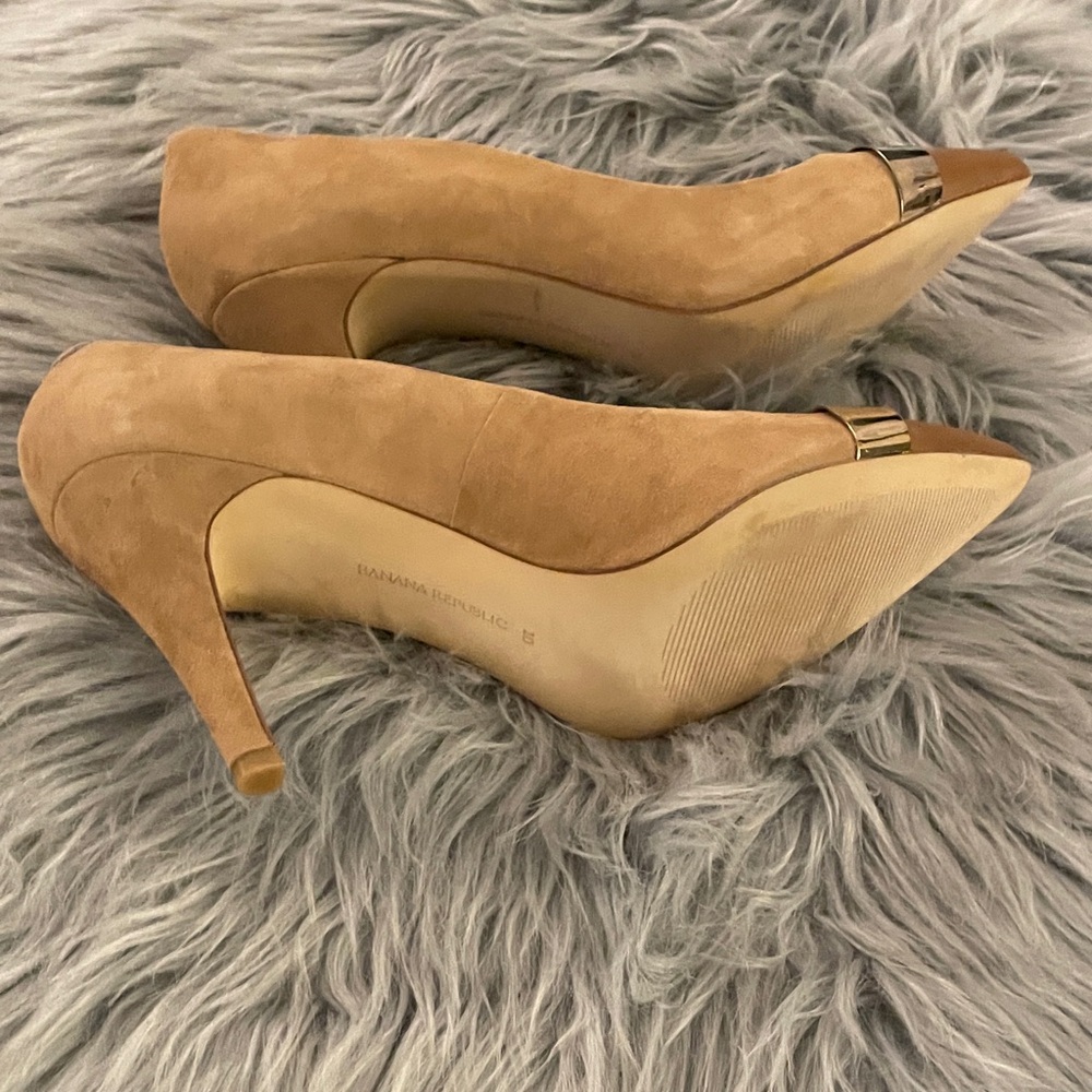 Banana Republic Tan Suede Upper & Heels with Gold Detail - Picture 8 of 8